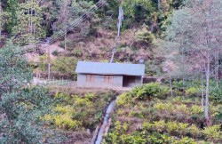 ऋणले थलिँदै खोटाङका लघु जलविद्युत्  आयोजना